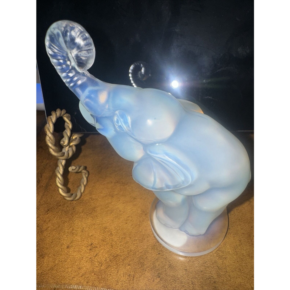 Vintage SABINO French 1930's Stylized Elephant Opalescent Art Deco Glass Statue - Picture 8 of 13